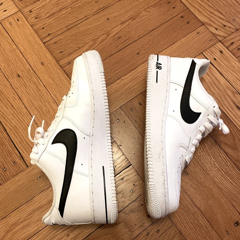 Nike AirForce 1 Black/White Size 8